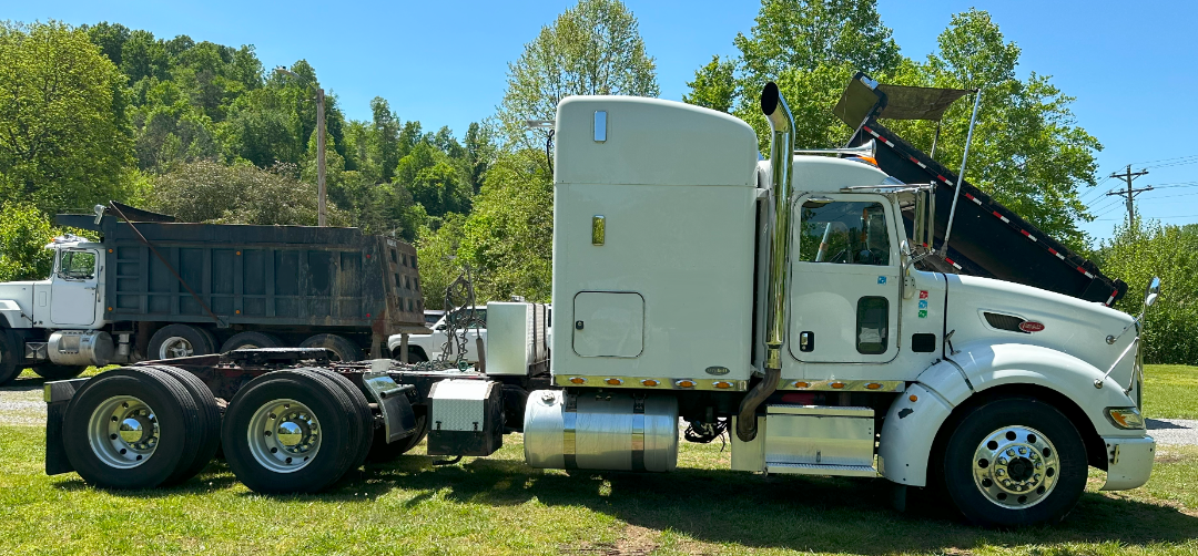 2009 PETERBILT 386 - Image 6